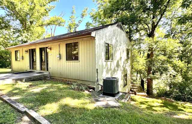 Country Living in the North Garden area, yet only 10 minutes to UVA! photos photos