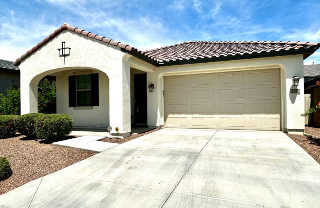 BEAUTIFUL VERRADO 3 BEDROOM PLUS DEN WITH ARTIFICIAL TURF photos photos