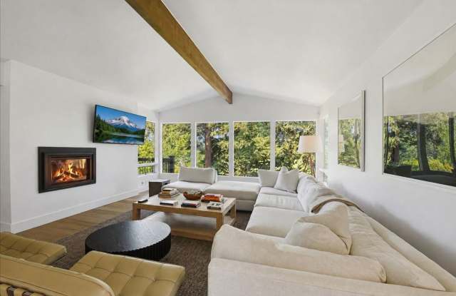 4bd/3.5ba Medina Home Gallery 3