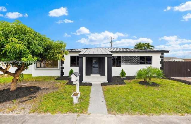 331 W 40th Pl Gallery 1