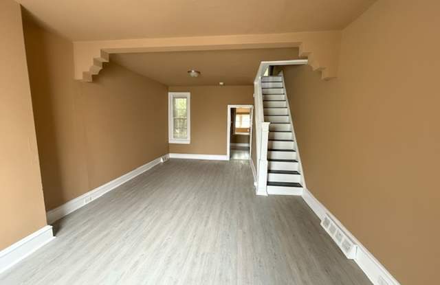 3BD/1BA Hunting Park Apartment Available NOW! photos photos 3BD/1BA Hunting Park Apartment Available NOW! photos photos