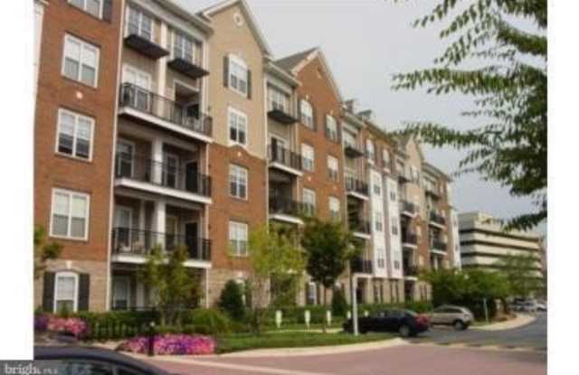 501 HUNGERFORD Drive unit: 218 photos photos