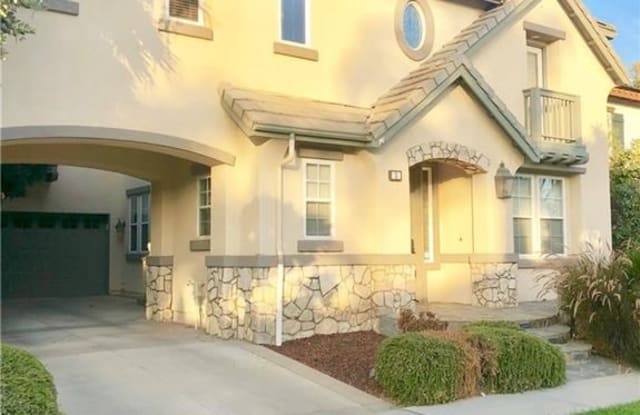 5 Modesto - 5 Modesto, Irvine, CA 92602