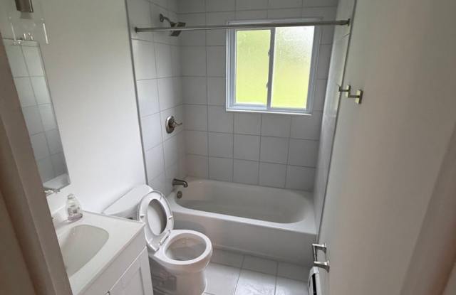 Two Bedroom First Floor Apt Gallery 2