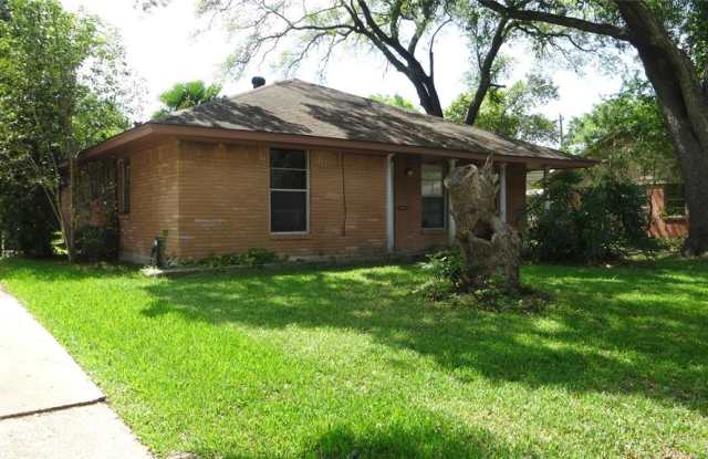 4009 Newshire Drive Gallery 3