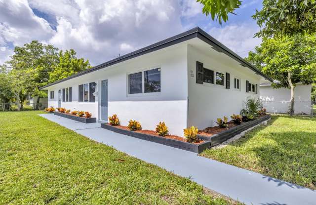 802 SW 10TH Court Gallery 1