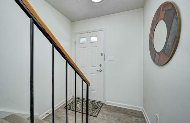 Greenwood Oaks Townhomes Gallery 3