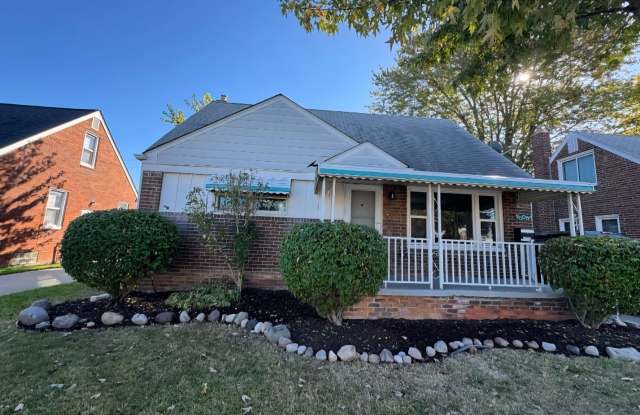 Charming newly renovated 3 bedroom bungalow - 25084 Waldorf Street, Roseville, MI 48066