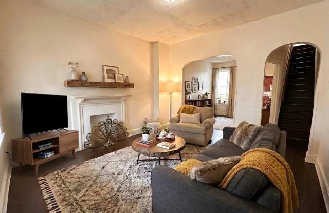 4 Bedroom 1 Bathroom w/Garage in York City! photos photos