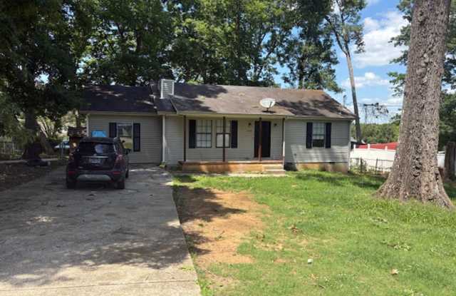 COMING SOON  LaVergne 3BR/1BA new floors, fresh paint, 1 acre lot photos photos