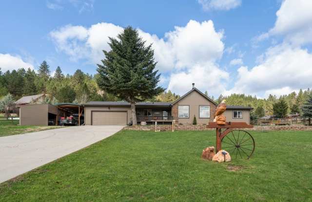 Spacious Single-Level Home in Wilderness Ranch - 41 Mores Creek Circle, Robie Creek, ID 83716