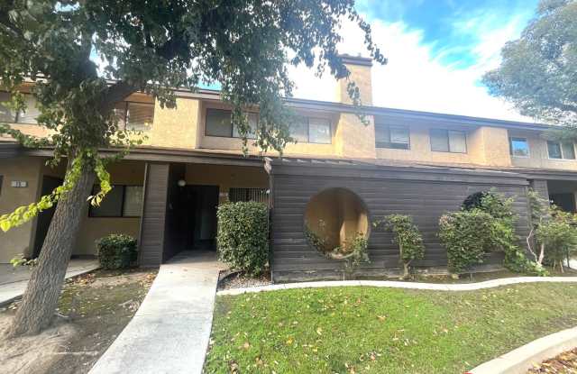 Stunning 3BD/2.5BA Condo in Bakersfield's 93309 — HOA Community & Move-In Ready! photos photos