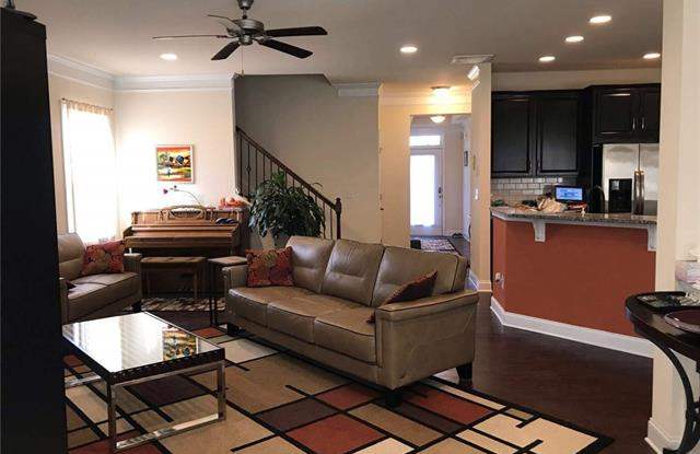 10423 Woodview Circle Gallery 3