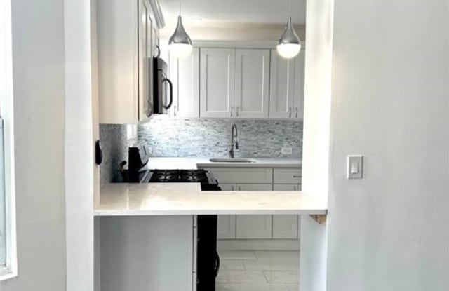 438 S 4th Avenue - 438 South 4th Avenue, Mount Vernon, NY 10550