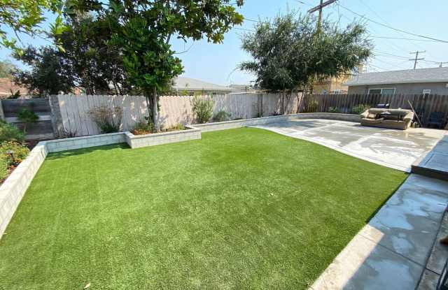 Large 7BD/3BA House in a Prime Area, Great Yard! Gallery 4