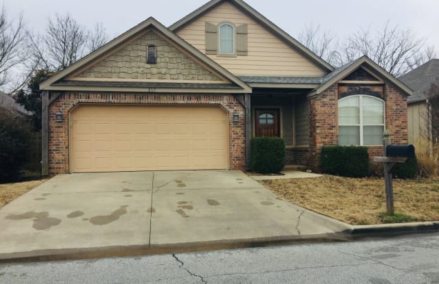 217 E Madrid Street - 217 East Madrid Street, Fayetteville, AR 72703