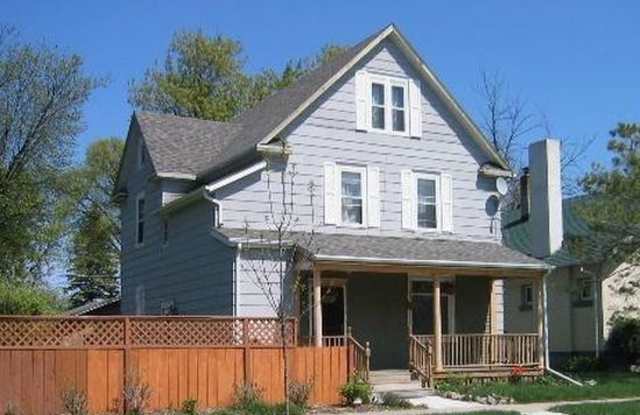 416 N 4th St - 416 North 4th Street, Grand Forks, ND 58203
