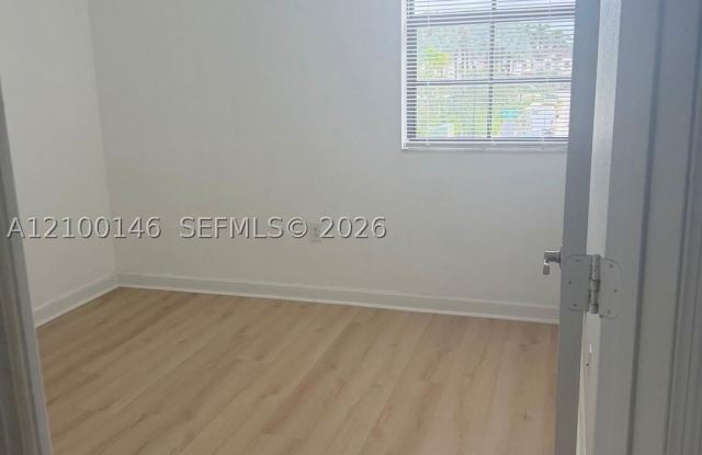 11347 SW 250th Ter Gallery 4