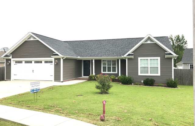 Pet-Friendly One-Level Home with Fenced Yard, Garage & Stainless Steel Appliances - 2206 Mulligan Court, Cookeville, TN 38506