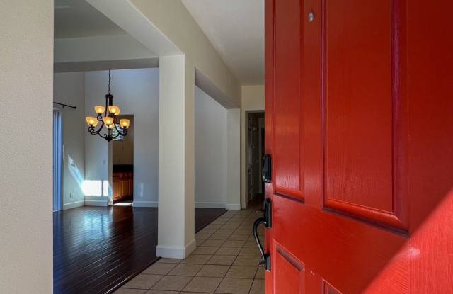 Beautiful Four Bedroom Napa Home on Secluded Cul-de-Sac Gallery 4