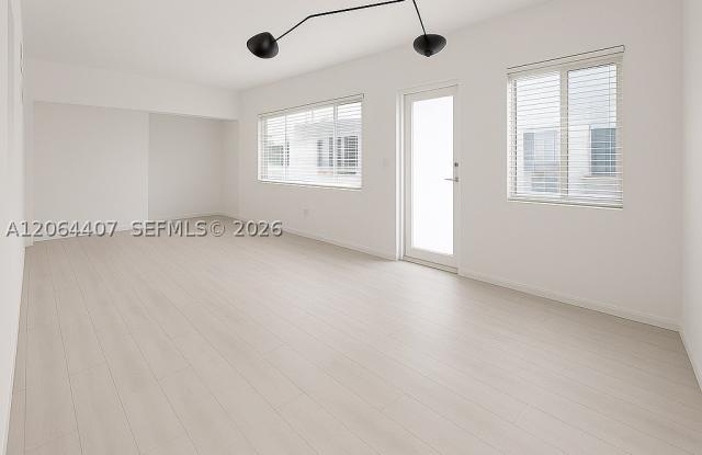 1110 Venetian Way Gallery 4