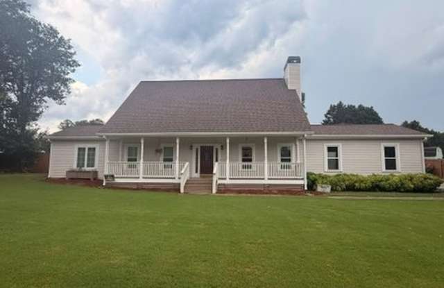Spacious 3BR House in Auburn Gallery 1