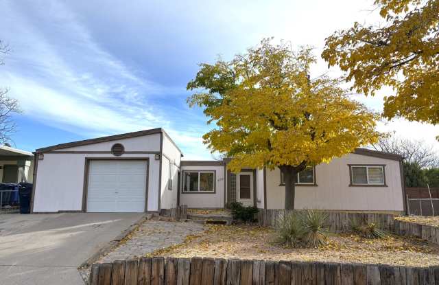 Beautiful 5 Bedroom NE Heights Home With Big Backyard! photos photos