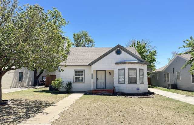 Pre Leasing for fall 2026! 3/2 in Heart of Lubbock! photos photos