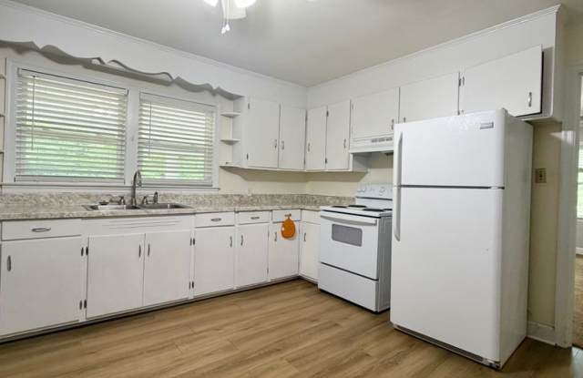 2 Bed 1 Bathroom on 1 Acre of Land Gallery 4