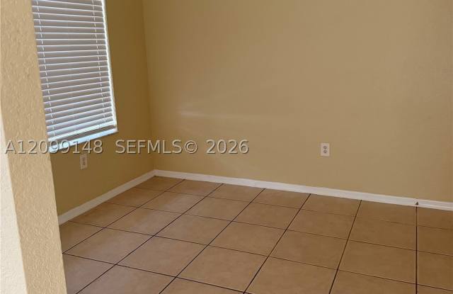 1929 SE 23rd Ter Gallery 2