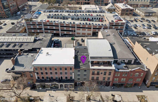 425 Broadway unit: 3 photos photos