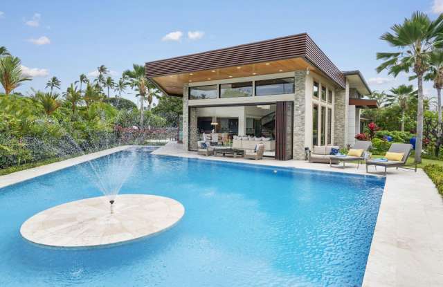 Kahala Grand Splendor. Contemporary Luxury residence w/ a large pool. Gallery 4