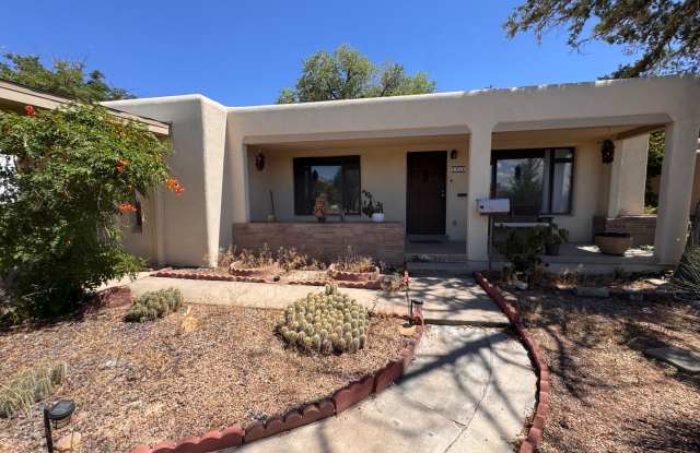 Beautiful home near UNM/CNM. 3 Bedroom 2 bath photos photos Beautiful home near UNM/CNM. 3 Bedroom 2 bath photos photos