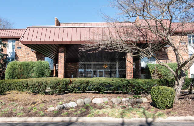 1049 W Ogden Avenue unit: 1-112 photos photos