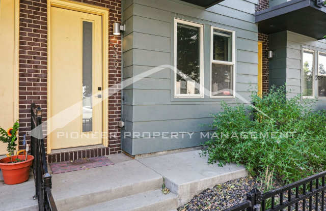Gorgeous Townhouse with Central AC and Rooftop Deck Gallery 3
