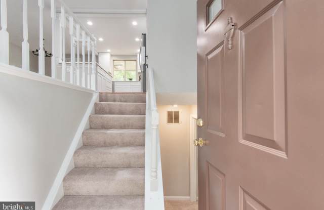 8095 WINDING WAY COURT Gallery 4