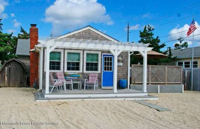 322 W Kupper Drive - 322 West Kupper Drive, Ocean County, NJ 08738