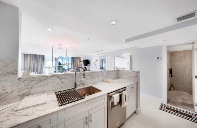 5838 Collins Avenue Gallery 3