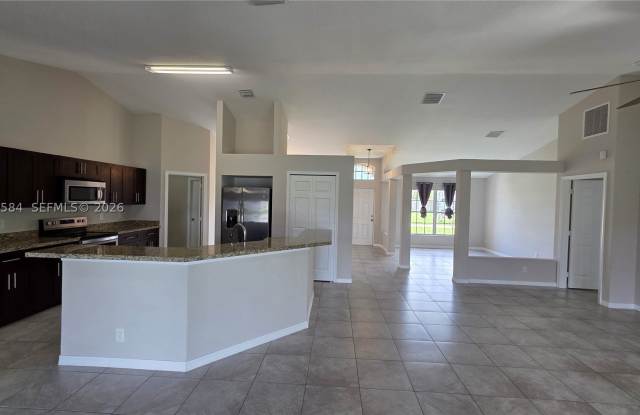 151 SW S Wakefield Cir Gallery 3