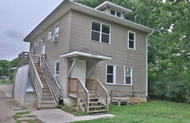 3225 N Lewis Ave (Bravo Team) photos photos