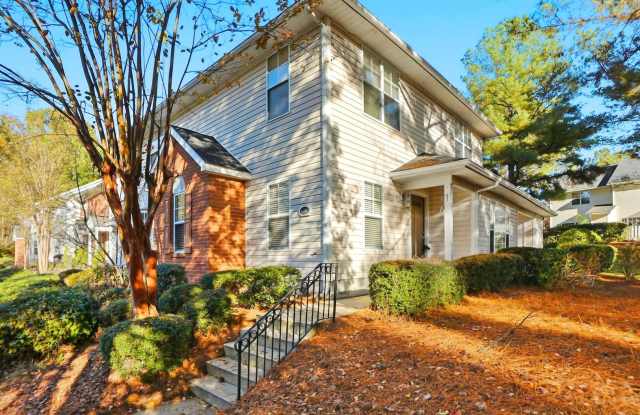 End-unit townhome, Primary on Main Level! Gallery 3