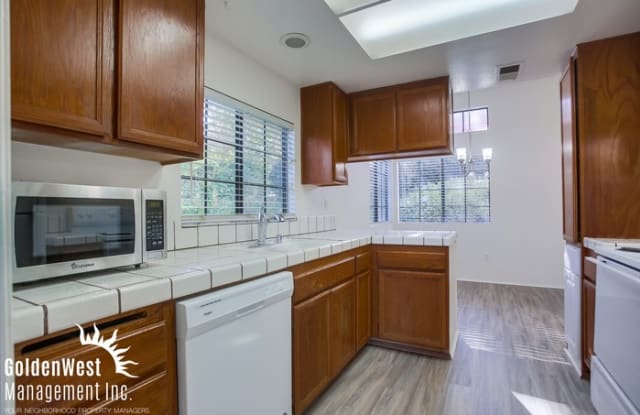 2872 Englewood Way Gallery 3