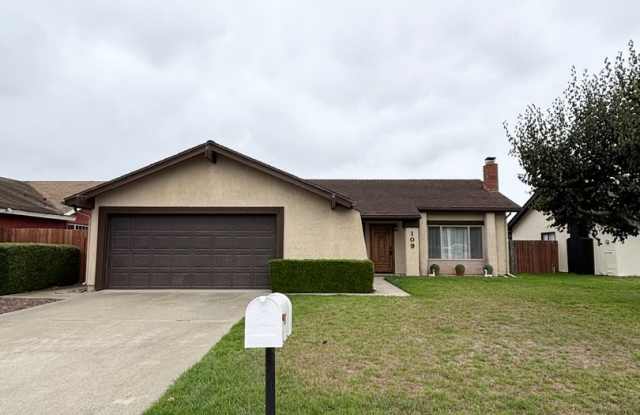 Spacious 4 Bedroom Home Available Now! photos photos