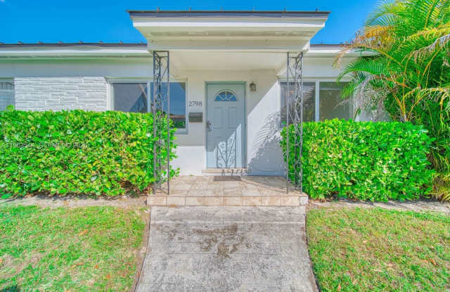 2798 SW 32nd Ave photos photos