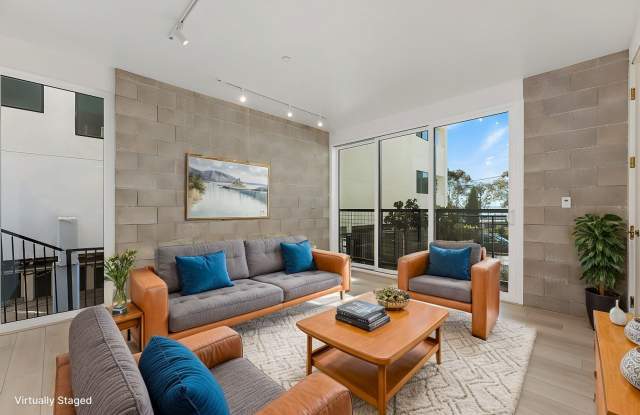 Contemporary Little Italy Studio! photos photos