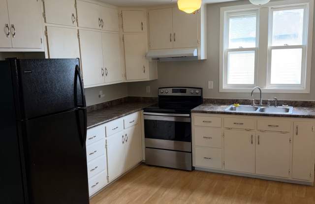236 Main St S - 3 photos photos