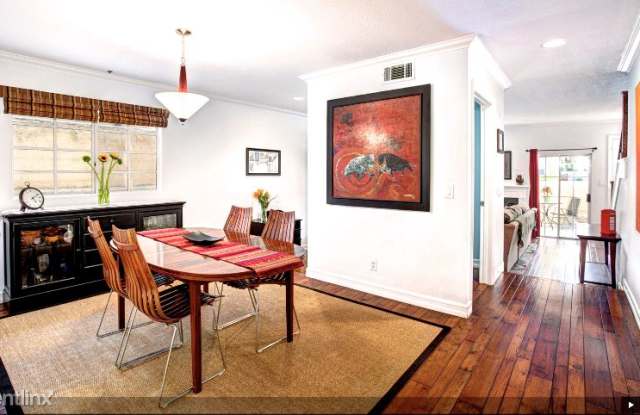 4444 Moorpark Way Gallery 4