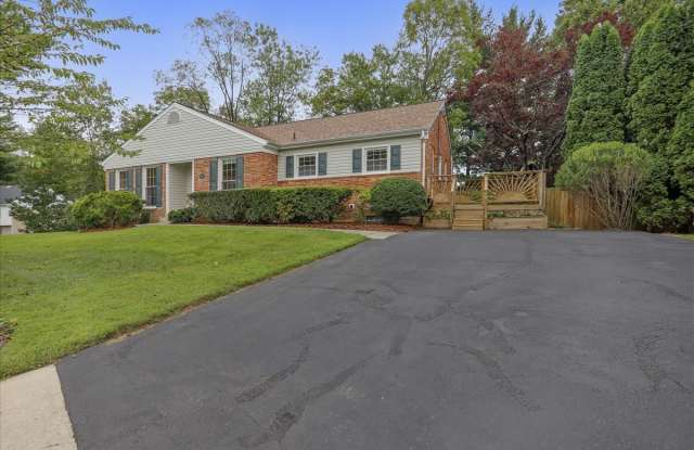 Beautiful 4 BR 3 BA home in quiet neighborhood. Great school district photos photos