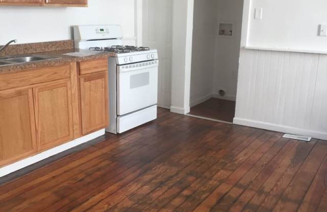 680 E. Philadelphia St., Apt. 1 Gallery 3