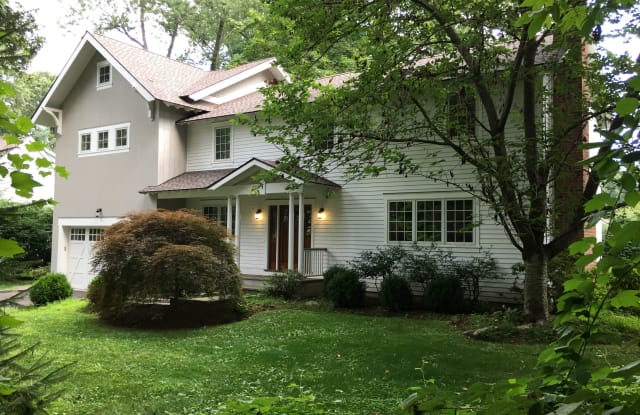 192 Highland Avenue - 192 Highland Avenue, Norwalk, CT 06853